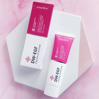 이지듀 DW-EGF 크림 다이브썸 1.69 Fl.Oz — 5점을 준 리뷰어가 2021년 7월 올린 사용 사진