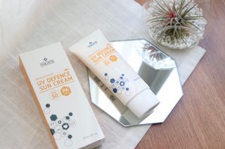 트리티스 US [TREATIS] UV Defence Sun Cream PA+++ / SPF50+ — 4점을 준 리뷰어가 2021년 3월 올린 사용 사진