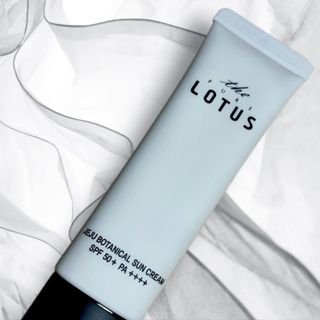 더 퓨어 로터스 제주 식물 선크림 / 제주 연잎 &amp; 동백 미스트 / 순수한 연꽃 어메니티 세트 — 5점을 준 리뷰어가 2022년 10월 올린 사용 사진