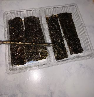 UNCLE NICK 한국 슈퍼 스낵 블랙 &amp; 블랙 김 스낵 — 5점을 준 리뷰어가 2021년 10월 올린 사용 사진