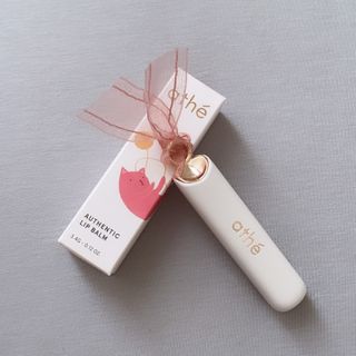ATHE AUTHENTIC AIRY LIP BALM / 비건립밤 / 어센틱립밤 / 에어리립밤 (수정 요청) — 5점을 준 리뷰어가 2022년 7월 올린 사용 사진