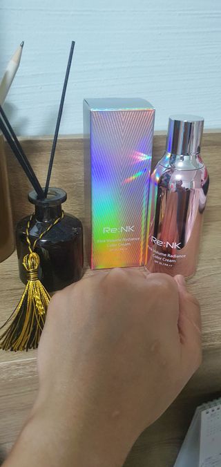 Re:NK 리엔케이 핑크 볼륨 래디언스 컬러크림 — 5점을 준 리뷰어가 2021년 11월 올린 사용 사진
