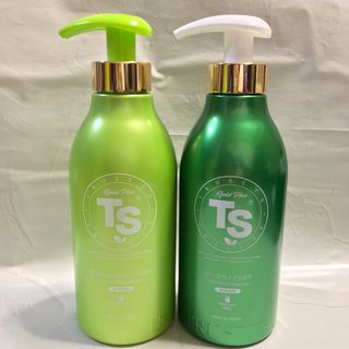 ゴールドプラスセット(シャンプー500g x 1ea/トリートメント500ml X 1ea) — 4점을 준 리뷰어가 2023년 3월 올린 사용 사진