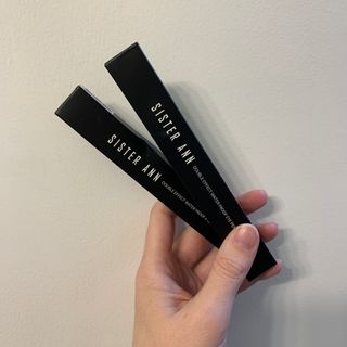 씨스터앤 시스터앤 더블이펙트 워터프루프 아이펜슬_미국 — 5점을 준 리뷰어가 2022년 4월 올린 사용 사진