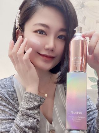Re:NK 리엔케이 핑크 볼륨 래디언스 컬러크림 — 5점을 준 리뷰어가 2021년 10월 올린 사용 사진