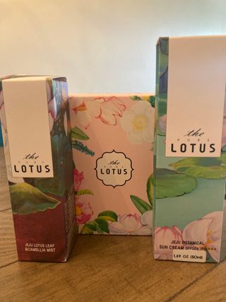 더 퓨어 로터스 제주 식물 선크림 / 제주 연잎 &amp; 동백 미스트 / 순수한 연꽃 어메니티 세트 — 5점을 준 리뷰어가 2022년 9월 올린 사용 사진