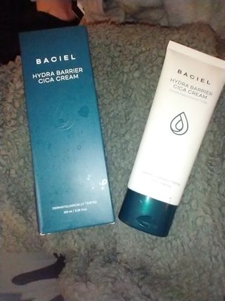 바시엘 BACIEL 바시엘 하이드라 베리어 시카 크림 — 5점을 준 리뷰어가 2021년 5월 올린 사용 사진