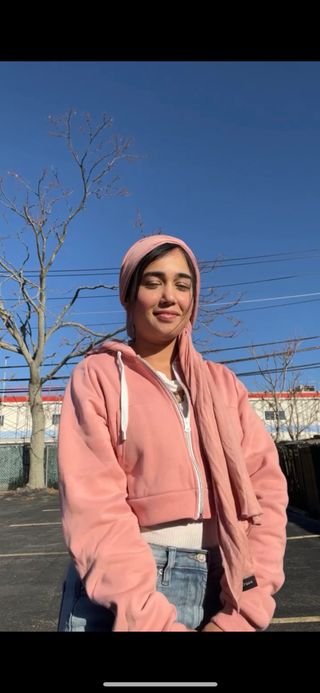 DOUBLJU Womens 캐주얼 긴팔 자르기 탑 지퍼 업 후드 티 스웨터 플러스 사이즈 — 4.5점을 준 리뷰어가 2022년 12월 올린 사용 사진
