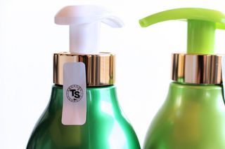 ゴールドプラスセット(シャンプー500g x 1ea/トリートメント500ml X 1ea) — 4점을 준 리뷰어가 2023년 3월 올린 사용 사진