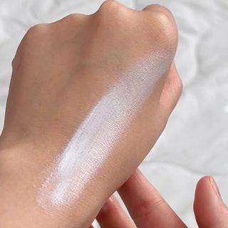 Round Lab Birch Juice Moisturizing Sunscreen — 3점을 준 리뷰어가 2024년 6월 올린 사용 사진