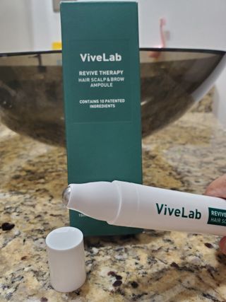 바이브랩 (구매평)Revive Therapy Hair Scalp & Brow Ampoule — 3점을 준 리뷰어가 2025년 11월 올린 사용 사진
