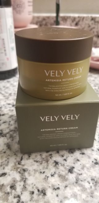 VELY VELY Artemisia Return Cream — 5점을 준 리뷰어가 2021년 4월 올린 사용 사진