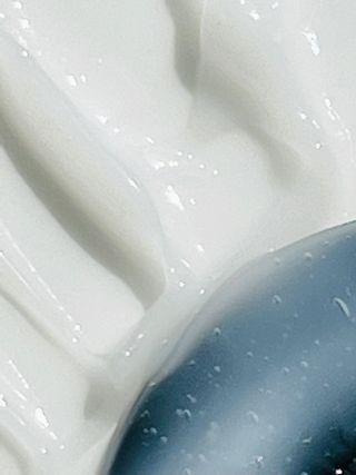 나인레스 매지나인 필 업 실크 트리트먼트 200ml 6.76 fl. 온스 유형에 남겨 — 5점을 준 리뷰어가 2022년 6월 올린 사용 사진
