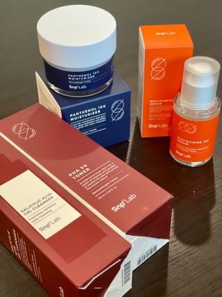 SNP LAB 살리실산 클렌저 + PHA 5 토너 + 나이아신아마이드 10 세럼 + 판테놀 10 모이스처라이저 — 5점을 준 리뷰어가 2021년 10월 올린 사용 사진