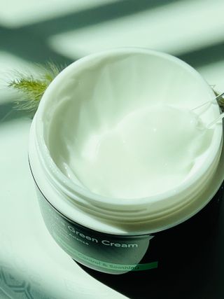 [XYCOS] Cica Green Cream (Vegan) — 5점을 준 리뷰어가 2022년 4월 올린 사용 사진