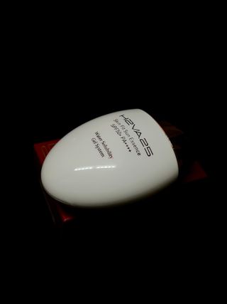 H2VA25 Skin Fit Sun Essence SPF50+ PA++++ 50ml / 1.69 FL.oz Moisturizing Sunblock Sunscreen K-Beauty — 4점을 준 리뷰어가 2024년 10월 올린 사용 사진