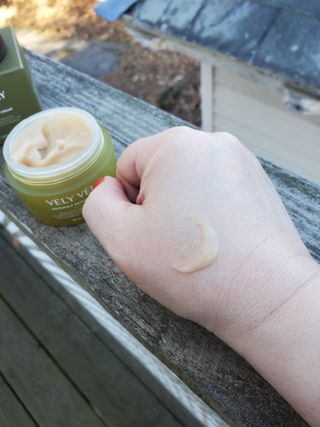 VELY VELY Artemisia Return Cream — 3.5점을 준 리뷰어가 2021년 4월 올린 사용 사진
