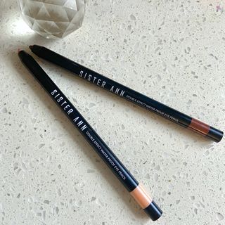 씨스터앤 시스터앤 더블이펙트 워터프루프 아이펜슬_미국 — 5점을 준 리뷰어가 2022년 1월 올린 사용 사진