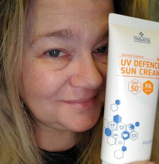 트리티스 US [TREATIS] UV Defence Sun Cream PA+++ / SPF50+ — 5점을 준 리뷰어가 2021년 3월 올린 사용 사진