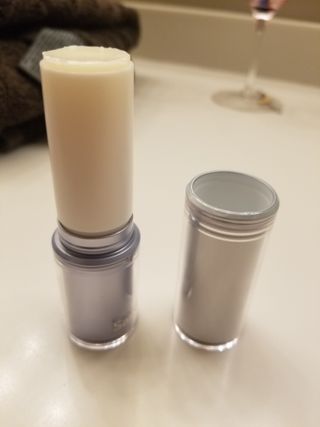 산심 명연수 멀티 스틱 밤 0.38oz 수분 스틱 집중 주름 케어 — 5점을 준 리뷰어가 2022년 11월 올린 사용 사진
