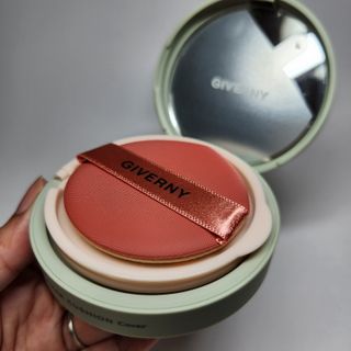 지베르니 밀착 커버 파운데이션 30ml + 밀착 커버 쿠션 본 제품 — 4점을 준 리뷰어가 2023년 9월 올린 사용 사진
