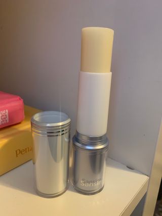 산심 명연수 멀티 스틱 밤 0.38oz 수분 스틱 집중 주름 케어 — 2.5점을 준 리뷰어가 2022년 11월 올린 사용 사진