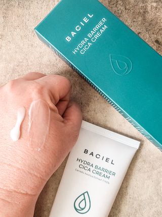 바시엘 BACIEL 바시엘 하이드라 베리어 시카 크림 — 5점을 준 리뷰어가 2021년 5월 올린 사용 사진