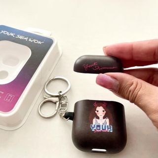 육심원 큐트 에어 팟 케이스 하드 커버 홀더 방수 파스텔 디자인 — 5점을 준 리뷰어가 2021년 7월 올린 사용 사진