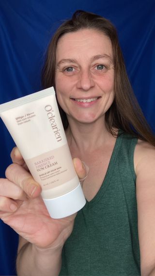 오클리앙 Oclearien Barriered Essence Sun Cream — 5점을 준 리뷰어가 2023년 2월 올린 사용 사진