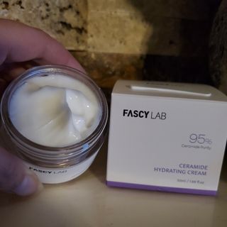 파시랩 USA_[FASCY LAB] 세라마이드 하이드레이팅 크림 — 4.5점을 준 리뷰어가 2022년 1월 올린 사용 사진