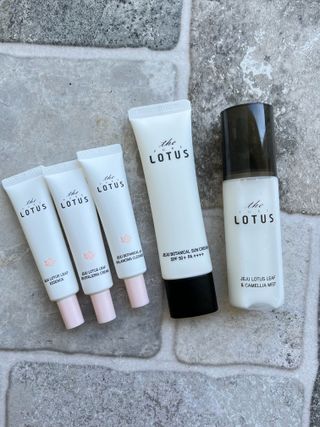 더 퓨어 로터스 제주 식물 선크림 / 제주 연잎 &amp; 동백 미스트 / 순수한 연꽃 어메니티 세트 — 5점을 준 리뷰어가 2022년 7월 올린 사용 사진