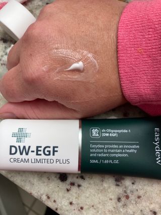 이지듀 DW-EGF 크림 리미티드 플러스 1.69 FL.Oz — 4.5점을 준 리뷰어가 2021년 9월 올린 사용 사진
