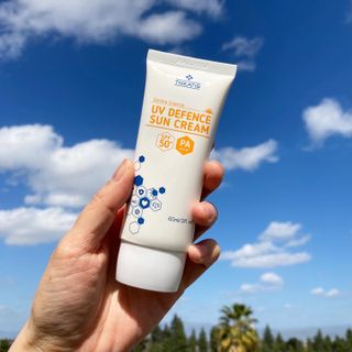 트리티스 US [TREATIS] UV Defence Sun Cream PA+++ / SPF50+ — 5점을 준 리뷰어가 2021년 3월 올린 사용 사진