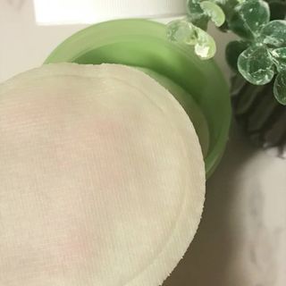 네오젠 더마로지 레몬 브라이트, 와인 리프트, 그린티 모이스트 PHA 거즈 필링 — 4점을 준 리뷰어가 2021년 12월 올린 사용 사진