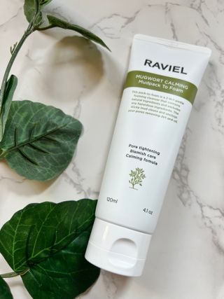 라비엘 머그워트 그린머드 팩투폼 페이스 클렌저, 4.1fl oz(120ml), 2-in-1 멀티 클렌저 — 5점을 준 리뷰어가 2022년 9월 올린 사용 사진