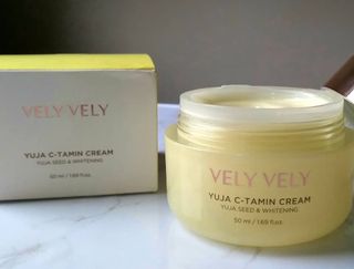 VELY VELY Yuja C-tamin Cream — 4.5점을 준 리뷰어가 2021년 4월 올린 사용 사진