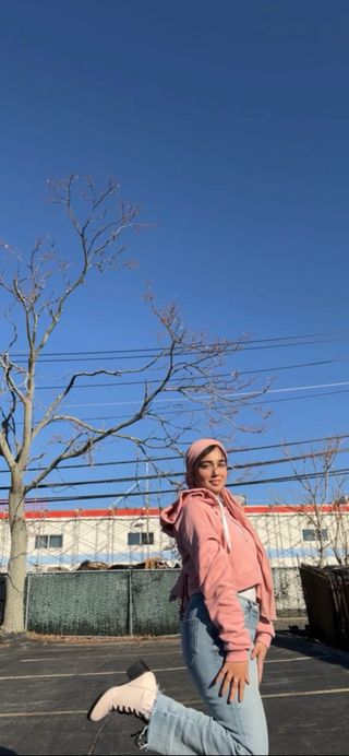 DOUBLJU Womens 캐주얼 긴팔 자르기 탑 지퍼 업 후드 티 스웨터 플러스 사이즈 — 4.5점을 준 리뷰어가 2022년 12월 올린 사용 사진