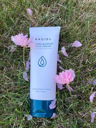바시엘 BACIEL 바시엘 하이드라 베리어 시카 크림 — 4점을 준 리뷰어가 2021년 5월 올린 사용 사진