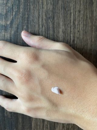 Re:NK 리엔케이 핑크 볼륨 래디언스 컬러크림 — 4점을 준 리뷰어가 2021년 11월 올린 사용 사진