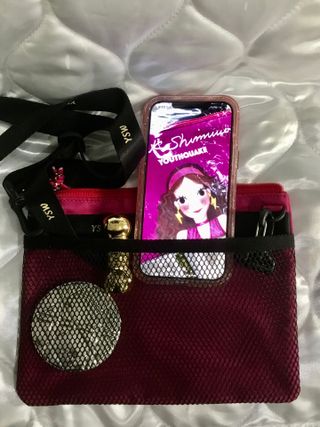 YOUKSHIMWON Wristlet Wallet for Women Smart Phone Strap Clutch — 5점을 준 리뷰어가 2021년 8월 올린 사용 사진