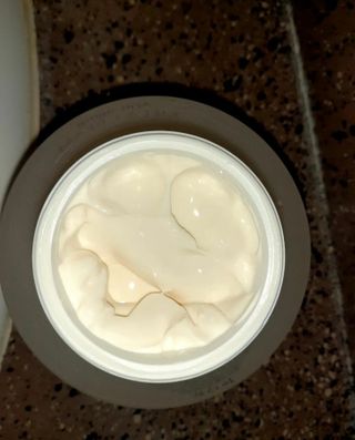 Jutanhak 안티에이징 멜라 크림 50ml / 1.69oz 잡티 &amp; 다크 스팟 케어 하이드레이팅 크림 — 5점을 준 리뷰어가 2022년 11월 올린 사용 사진