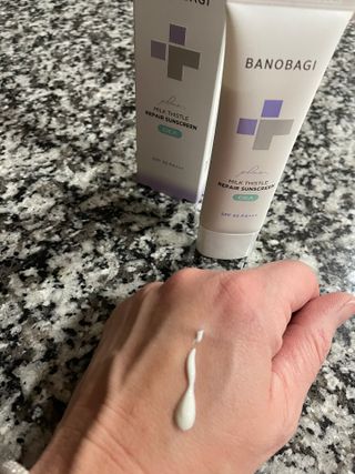 바노바기 코스메틱 바노바기 밀크씨슬 리페어 시카 선스크린 플러스 50ml — 5점을 준 리뷰어가 2023년 10월 올린 사용 사진