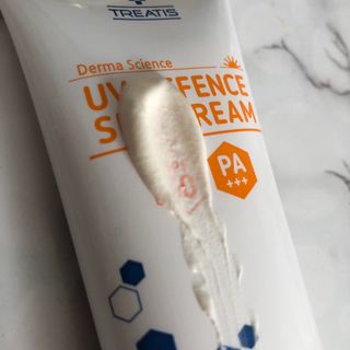 트리티스 US [TREATIS] UV Defence Sun Cream PA+++ / SPF50+ — 4.5점을 준 리뷰어가 2021년 4월 올린 사용 사진