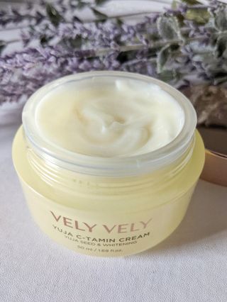 VELY VELY Yuja C-tamin Cream — 4.5점을 준 리뷰어가 2021년 4월 올린 사용 사진