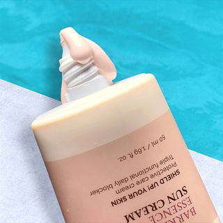 오클리앙 Oclearien Barriered Essence Sun Cream — 4점을 준 리뷰어가 2023년 2월 올린 사용 사진