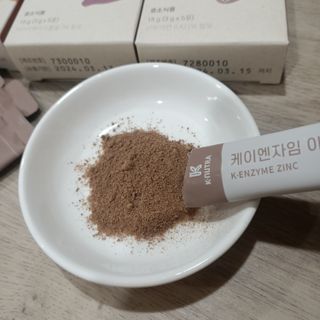 [쿠누트라] K・ENZYME 아연 카카오/3gx30 파우더 스틱 — 4점을 준 리뷰어가 2022년 7월 올린 사용 사진