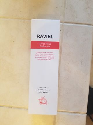라비엘 모든 피부를 위한 RAVIEL 애플 마일드 필링 젤, 4.1 fl oz, 깊고 부드러운 각질 제거 — 4.5점을 준 리뷰어가 2022년 8월 올린 사용 사진