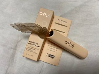 ATHE AUTHENTIC AIRY LIP BALM / 비건립밤 / 어센틱립밤 / 에어리립밤 (수정 요청) — 5점을 준 리뷰어가 2022년 8월 올린 사용 사진