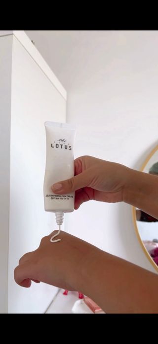 더 퓨어 로터스 제주 식물 선크림 / 제주 연잎 &amp; 동백 미스트 / 순수한 연꽃 어메니티 세트 — 4.5점을 준 리뷰어가 2022년 8월 올린 사용 사진