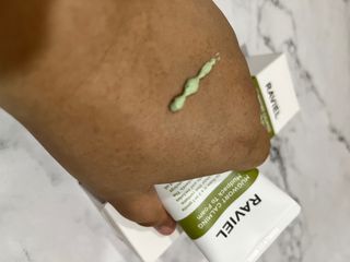 (MY) 라비엘 쑥 그린머드 팩투폼 페이스 클렌저, 4.1fl oz(120ml), 2-in-1 멀티 클렌저 — 5점을 준 리뷰어가 2023년 3월 올린 사용 사진
